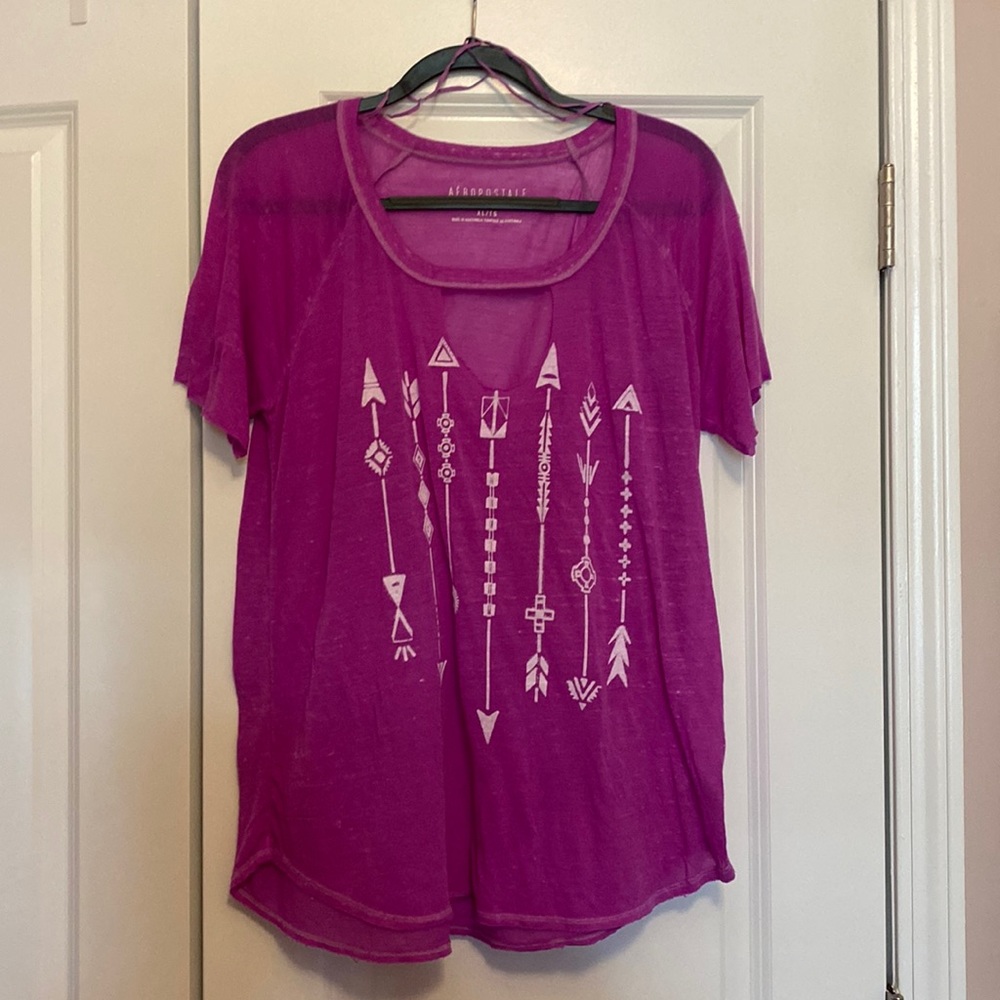 Sheer purple arrow-print tee from Aéropostale